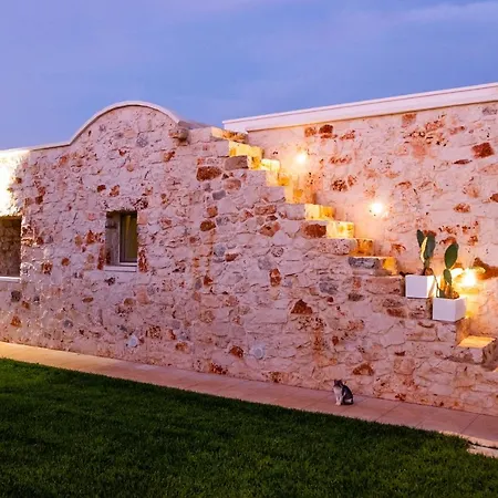 Casa Tonini * オストゥーニ